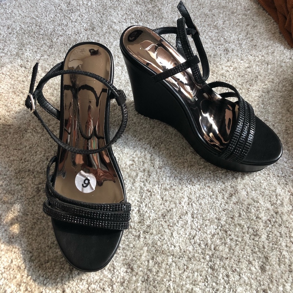 Black heels size 6